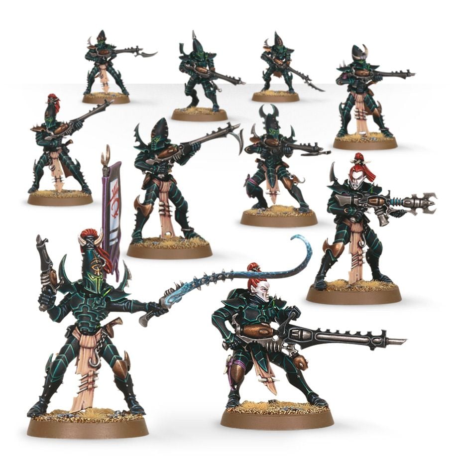 Warhammer 40,000 - Drukhari - Kabalite Warriors - Ten detailed Warhammer 40K Drukhari Kabalite Warriors miniatures with dark green armor and various weapons on round bases.