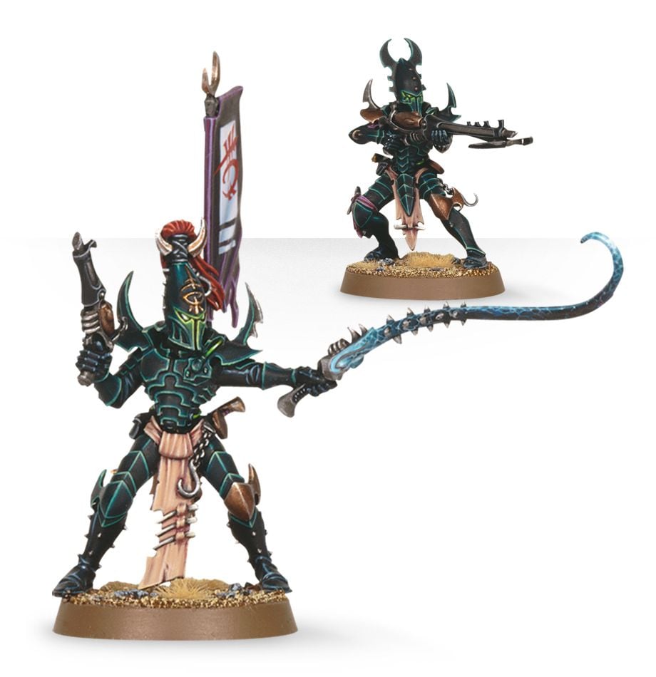 Warhammer 40,000 - Drukhari - Kabalite Warriors - Dark armored Warhammer 40K Drukhari Kabalite Warriors miniatures wielding sci-fi weapons with ornate details and crescent.