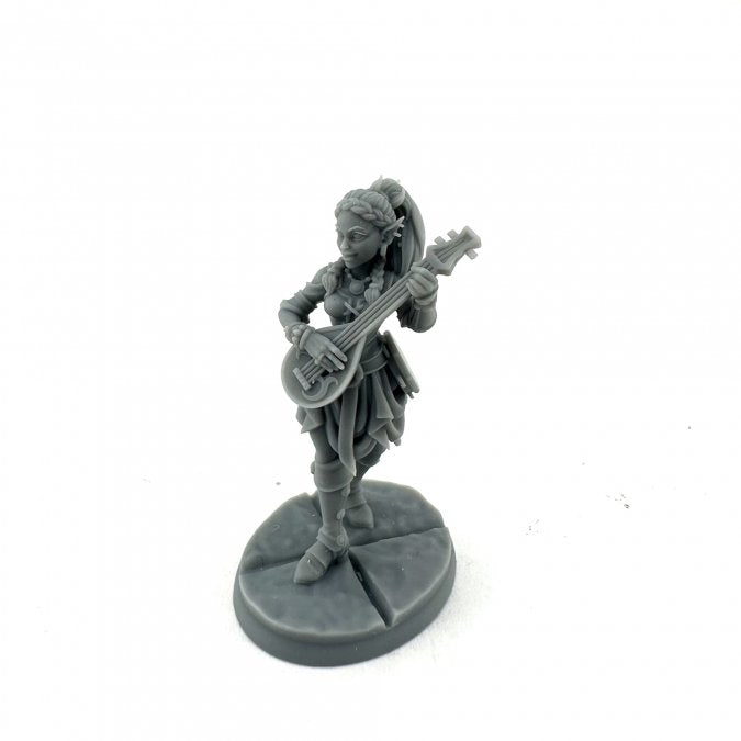 Ryelle Rainheather, Elf Bard (Alternate Sculpt) - Gray unpainted miniature of an elf bard playing a lute, standing on a round textured base.
