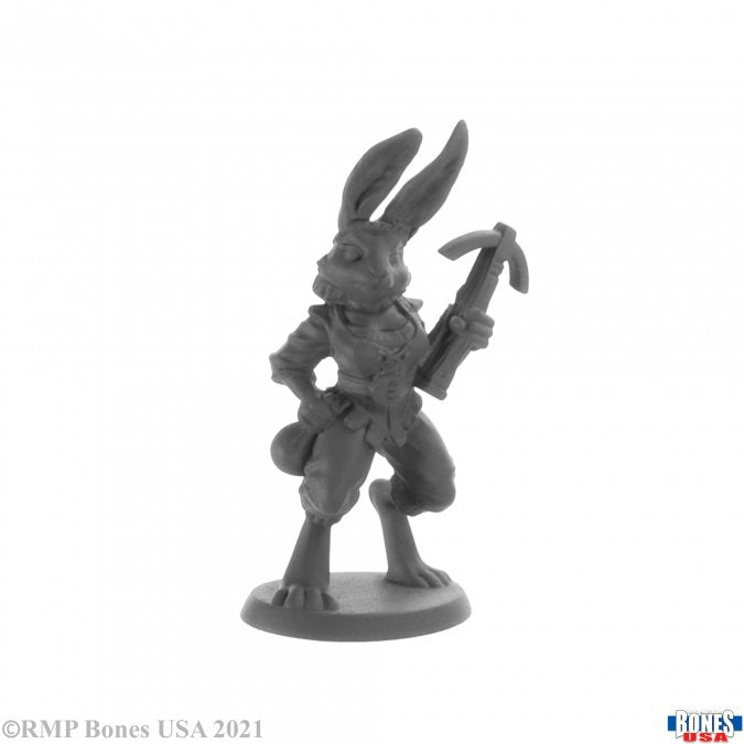 Enrieth, Female Harefolk Rogue - Gray resin miniature of a female harefolk rogue holding a curved dagger and crouching on a round base.