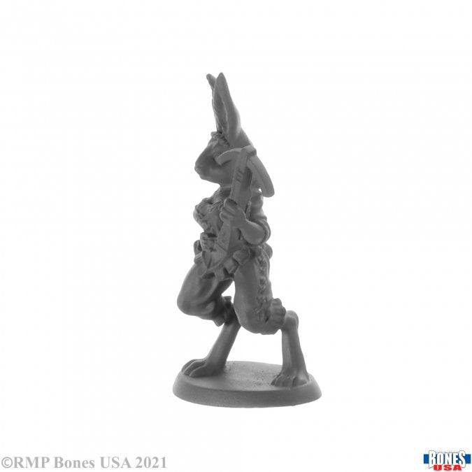 Enrieth, Female Harefolk Rogue - Gray unpainted figurine of a female anthropomorphic hare in a dynamic rogue pose with detailed clothing and gear.