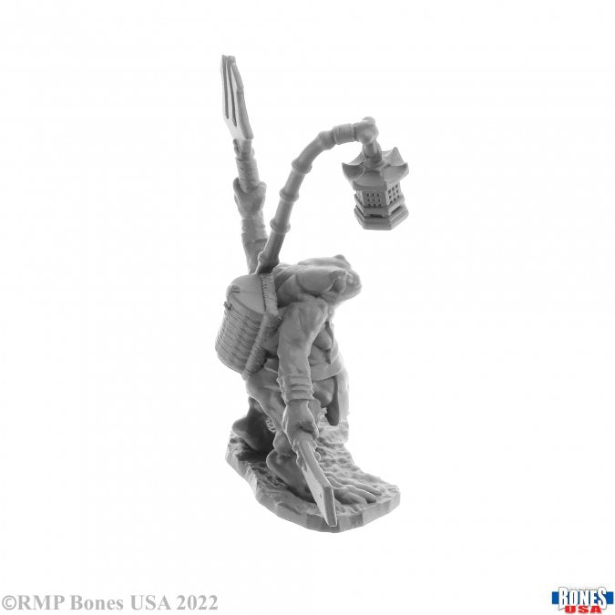 Bufo, Dreadmere Frogman - Gray miniature frogman figure in armor holding spear and lantern on pond base.