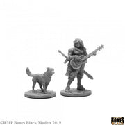 Isobael the Bard and Rufus - Gray fantasy miniature of a female bard with a lute and a standing dog on round bases.