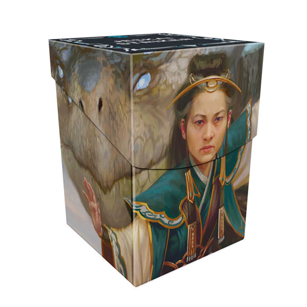 Deckbox PRO 100+ Tarkir Dragonstorm - Kotis, Sibsig Champion / Eisha, Threefold Master - Rectangular deckbox featuring detailed fantasy artwork of a serious woman in green robes beside a large dragon head on a.