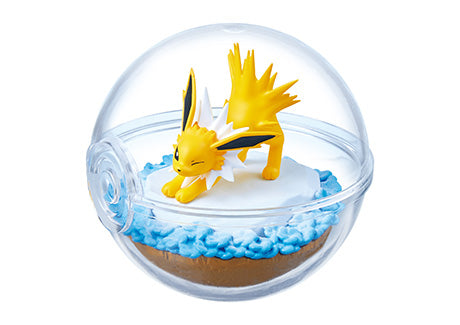 Re-Ment Pokémon Terrarium Collecion 13 Series Blind Box - Individual - Clear plastic spherical terrarium with a yellow Jolteon Pokémon figurine on white and blue textured base inside.