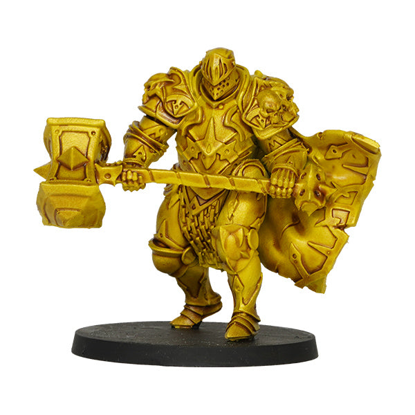 Vallejo True Metallic Metal Shade: Radiant Yellow (18ml) - Gold-painted miniature knight figurine with detailed armor, holding a large hammer and shield on a black base.