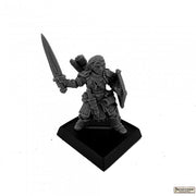 Valeros, Iconic Fighter - Gray plastic miniature of a armored warrior holding a sword in the right hand and shield in the left, standing on a square.