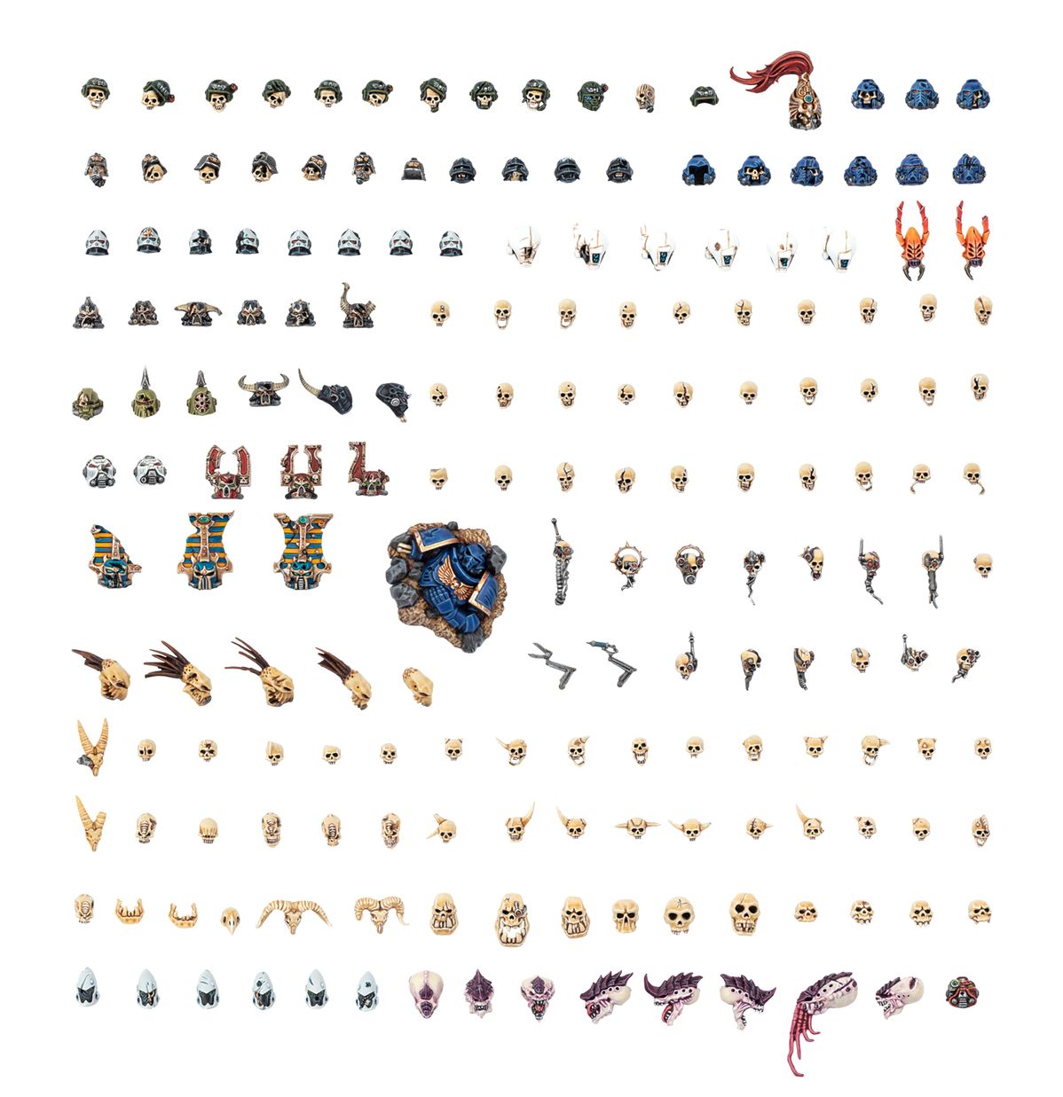 Warhammer 40,000 - Battlefield Trophies - Assorted small Warhammer 40K battlefield trophies including skulls, helmets, claws, banners, weapons, and decorative.