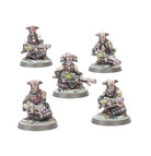 Warhammer Age of Sigmar - Helsmiths of Hashut - Infernal Razers (PREORDER) - Five intricately detailed Warhammer miniatures in dark armor with red and metallic accents, wielding heavy sci-fi weapons.