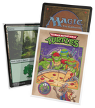 Ultimate Guard Art Sleeves: Teenage Mutant Ninja Turtles - Pizza Box - Card sleeves featuring Teenage Mutant Ninja Turtles holding pizza with retro comic-style art and vibrant colors.