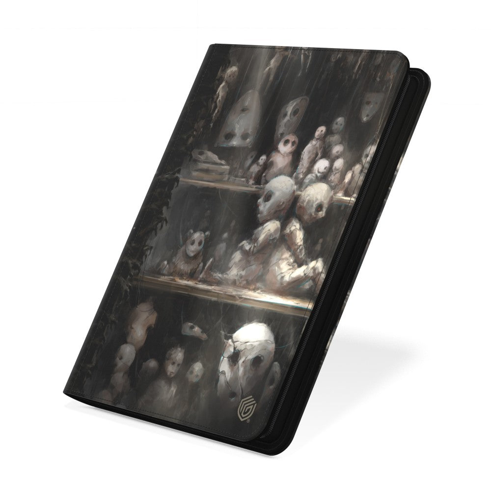 Ultimate Guard Zipfolio: 360 Xenoskin Magic: The Gathering Duskmourn - Dollmaker's Shop - Black zipfolio with dark, eerie shelves filled with ghostly, doll-like figures and muted gray tones.
