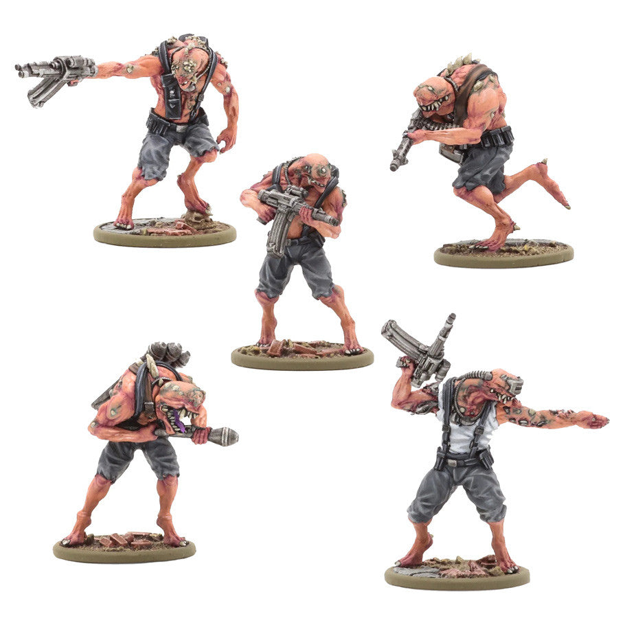 Konflikt '47: Nachtalben Squad with StG 44Z - Five detailed miniature figures of muscular, shirtless warriors with dark pants and boots, carrying futuristic StG 44Z.