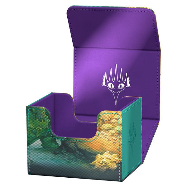 Ultimate Guard Sidewinder 100+ Xenoskin Deckcase: Lorwyn Eclipsed - Mutable Explorer - Green and orange Ultimate Guard Sidewinder 100+ Xenoskin deckcase with nature-themed artwork and purple interior lining.
